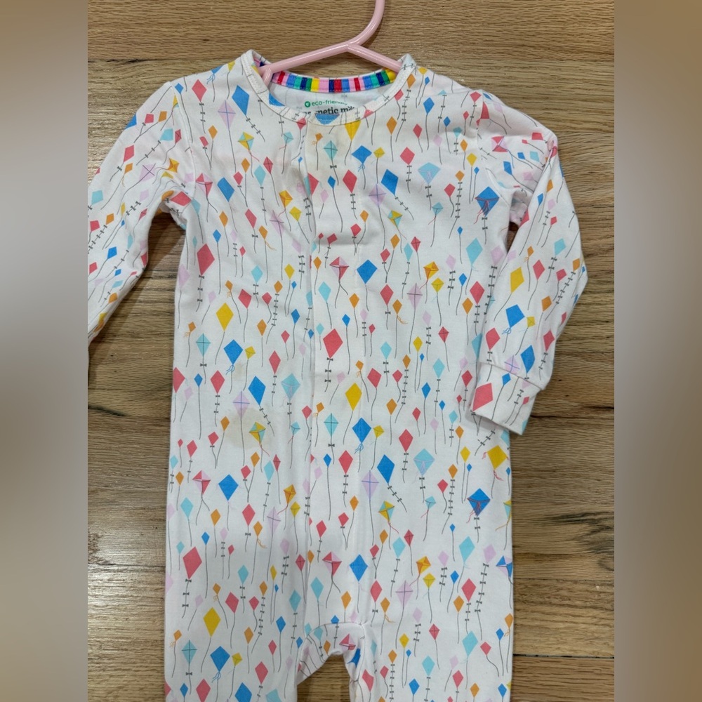 Magnetic Me Safari Print Baby footie - Picture 2 of 3